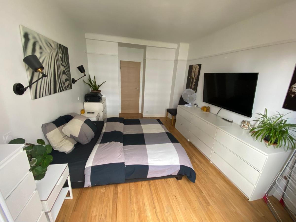 Ferienwohnung Grand F2 Avec Vue Sur La Maison De Georges Brassens Paris Exterior foto